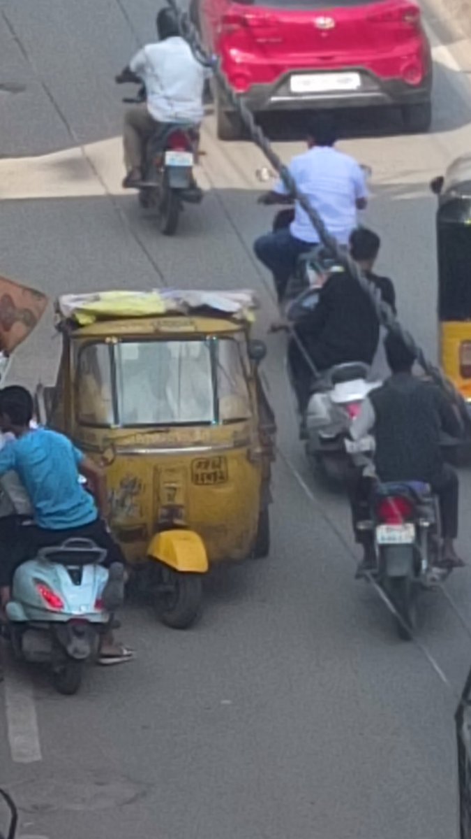 Kindly inform on-duty point officer at Labour Adda, Goshamahal to prevent wrongside drivings in interest of public safety. 35 vehicles on wrongside in span of 5 mins. 

<a href="/HYDTP/">Hyderabad Traffic Police</a> requesting your expedite action in this matter.
<a href="/AddlCPTrfHyd/">P. VISWA PRASAD, IPS</a>