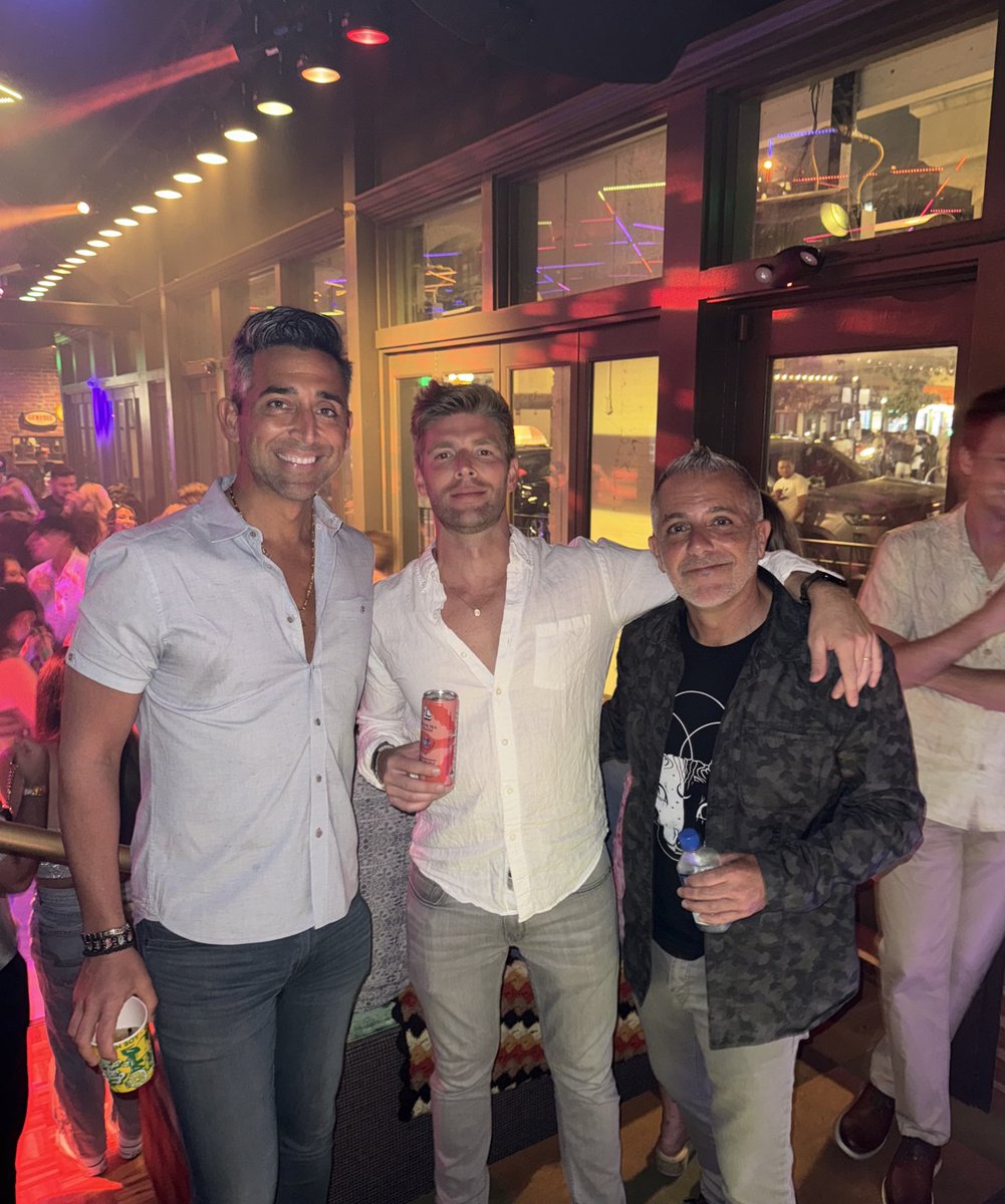 DanteTheDon's tweet image. This guy named his drink after my favorite Billy Ocean song ever @imkylecooke @drinkloverboy @johnboysandiego @pj1819