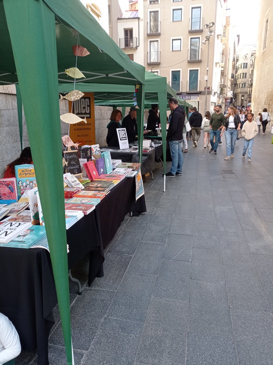 Us esperem a Plaça Catedral. Avui és el gran dia!