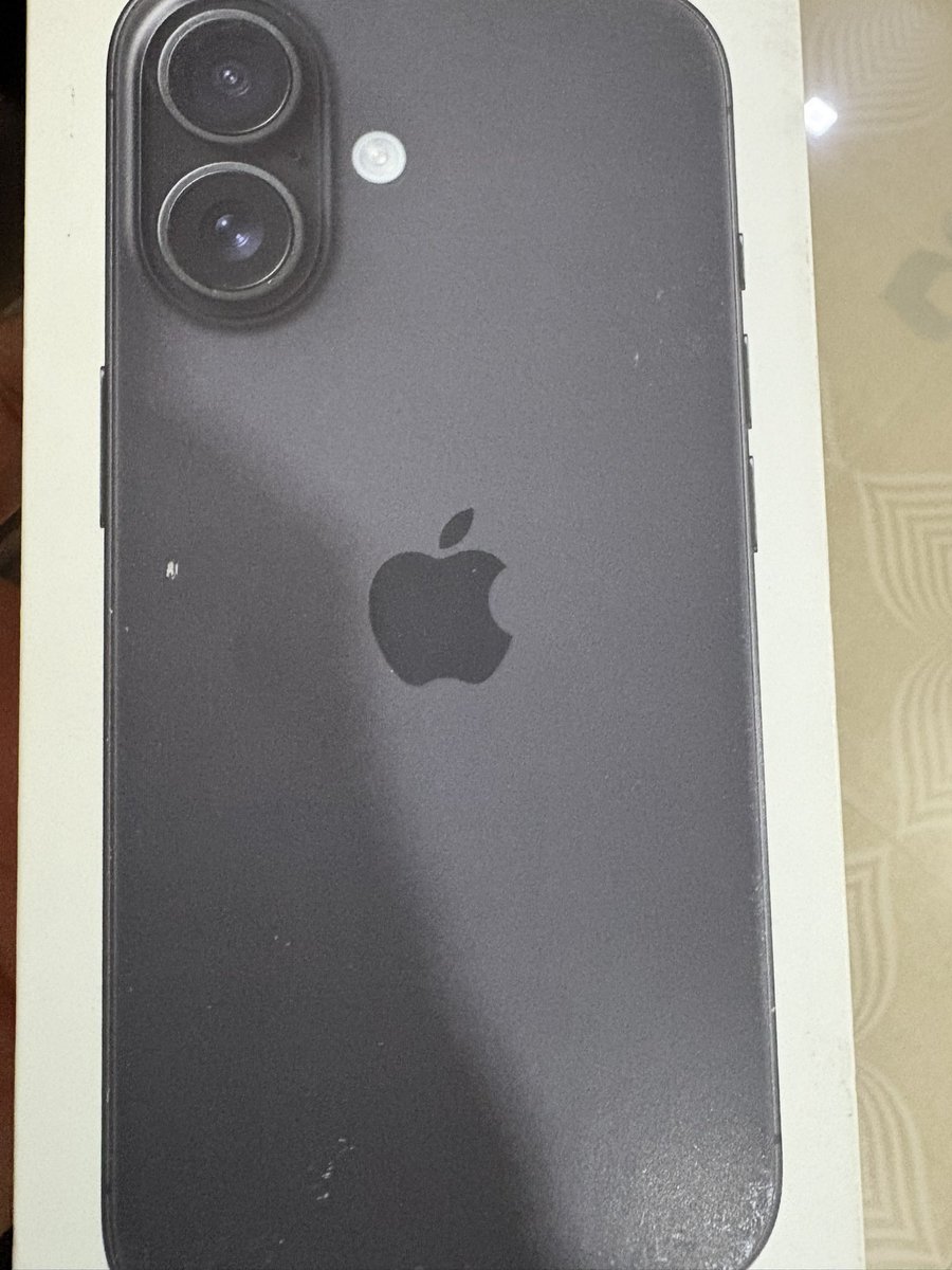 SharnbeerV's tweet photo. New phone https://t.co/IjQQ5HXNcq