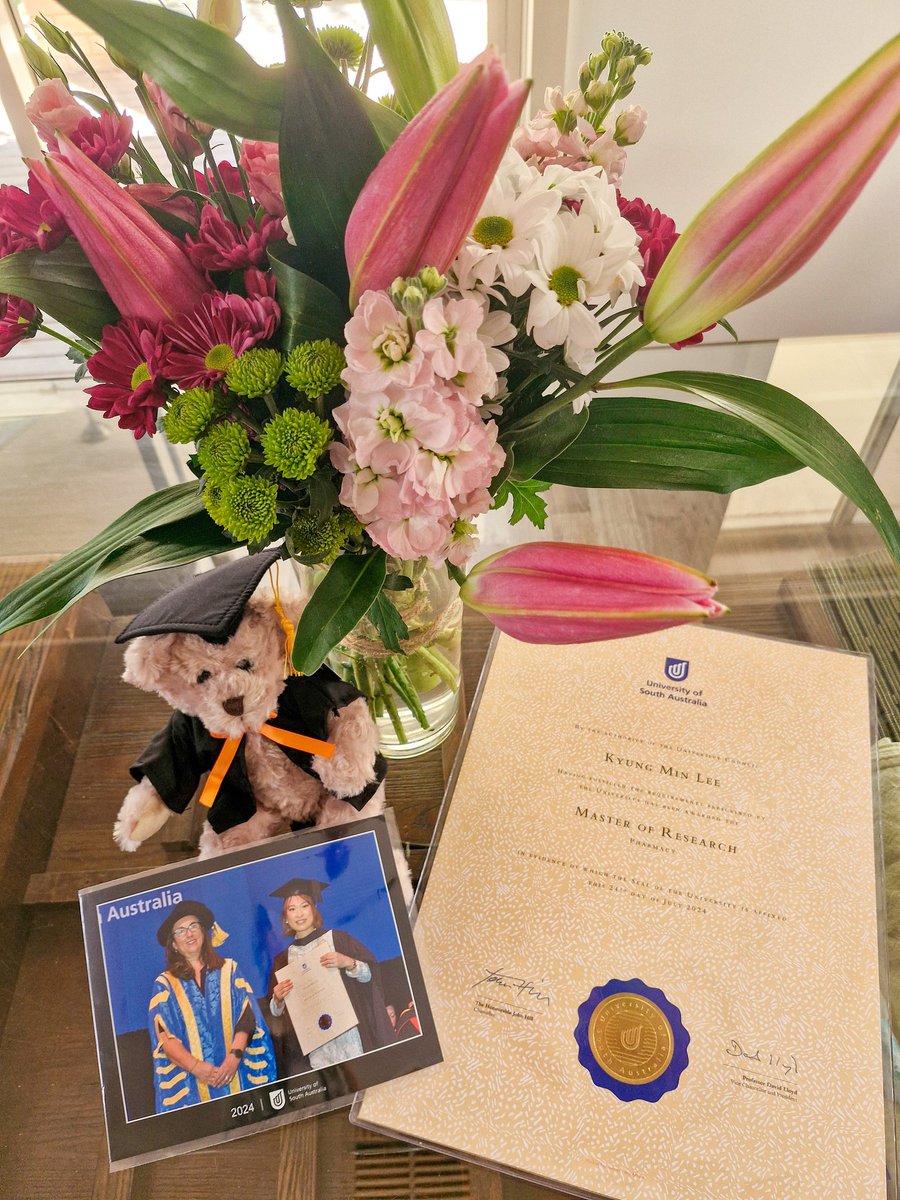 On the 25th of Sept, #WorldPharmacistsDay 💊I've officially graduated with 🎓Master of Research in Pharmacy!🎓Huge thanks to my incredible supervisors <a href="/JacintaAdelaide/">Dr Jacinta Johnson</a> <a href="/AmyTPage/">Amy Page</a> Dr Koeper&amp;Prof Rowett for their support. Now onto the next adventure! #PhD #PharmacyResearch