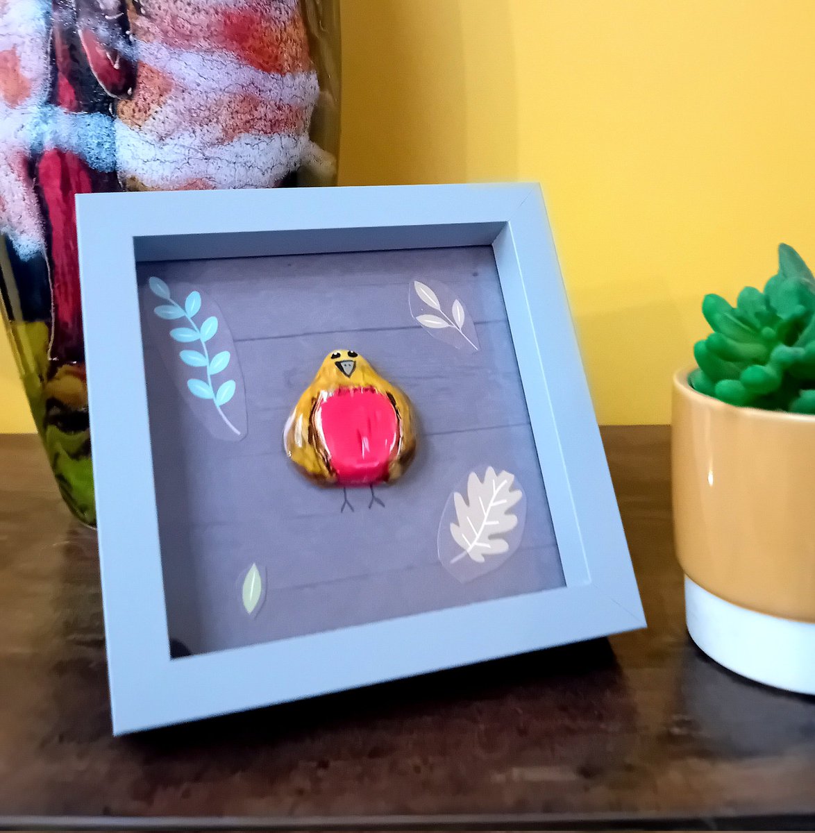 My chubby 3d robin frame has been added to my website. Just £7.99 plus postage.

Hazlehurstceramics.sumupstore.com 

#UKGiftHour #UKGiftAM #Christmasgifts #robins