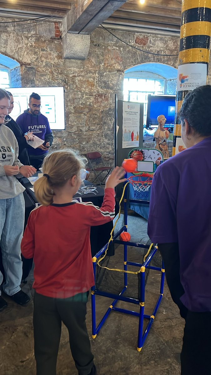 PlymOptometry's tweet image. Showcasing the fascinating world of sight and  vision with children from across Plymouth today! Come and join us to learn more and be inspired at Voyage of Discovery 
@FUTURES_NIGHT
 
@RoyalWilliamYd
 
@PlymOptometry
 #futureoptoms #STEMEducation