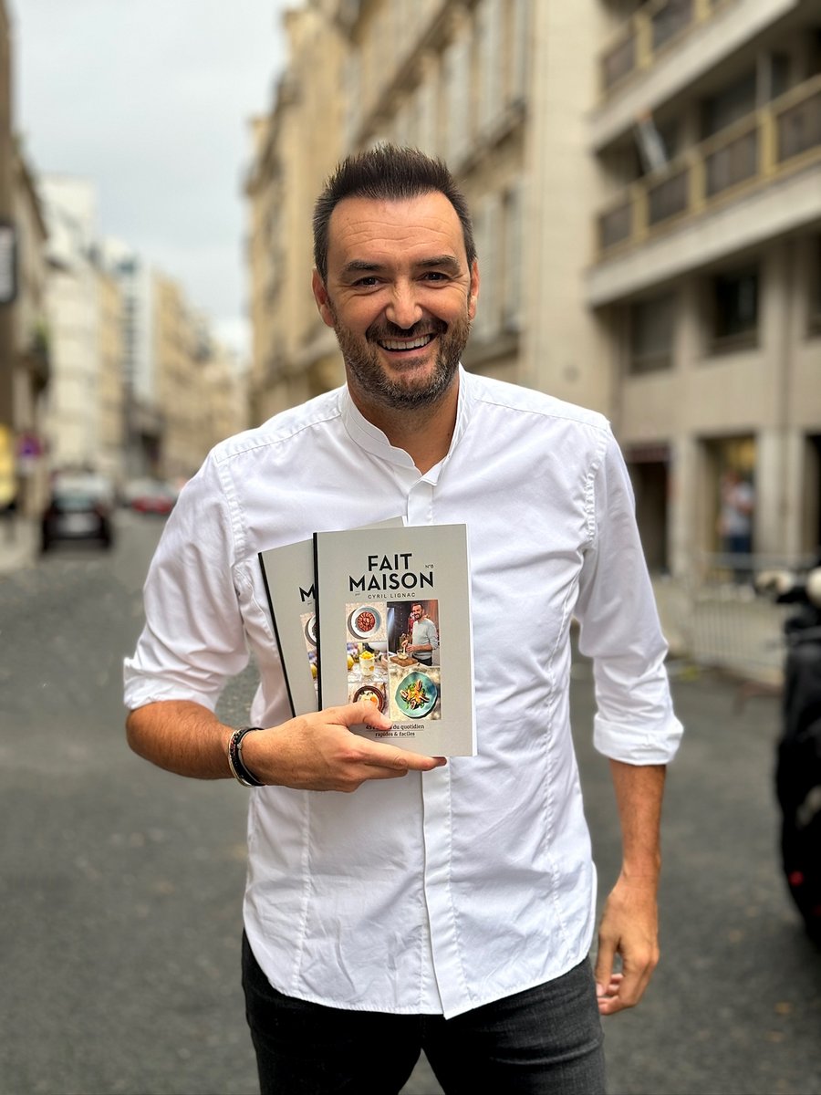 Cyril Lignac (@cyril_lignac) on Twitter photo Et de 8 ! Mon nouveau Fait Maison est disponible ! J’espère que ce nouveau chapitre vous inspirera dans votre cuisine !
<a href="/ed_LaMartiniere/">Éditions de La Martinière</a> #new #recette #faitmaison8 Et de 8 ! Mon nouveau Fait Maison est disponible ! J’espère que ce nouveau chapitre vous inspirera dans votre cuisine !
<a href="/ed_LaMartiniere/">Éditions de La Martinière</a> #new #recette #faitmaison8