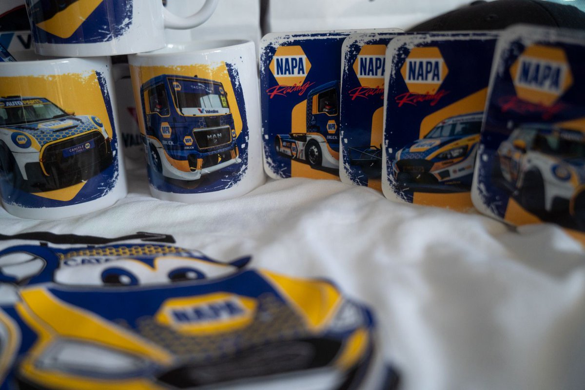 🔵🟡 Grab your £25 goodie bag this weekend only! 

Grab yours before they're gone! 🏎️💨

*While stocks last and goodie bags may vary

#BTCC #NAPARacingUK #NAPARacing #BrandsHatchGP #FastFord #FordFocus #RaceTeam #Merch