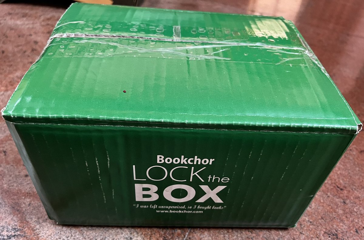 GunduHuDuGa's tweet photo. #Books #LockTheBox 

Found these in the Bookchor #LockTheBox in Mantri Mall .. 

Super happy about the 1901 book on Queen Victoria https://t.co/X9qBvl5iwK