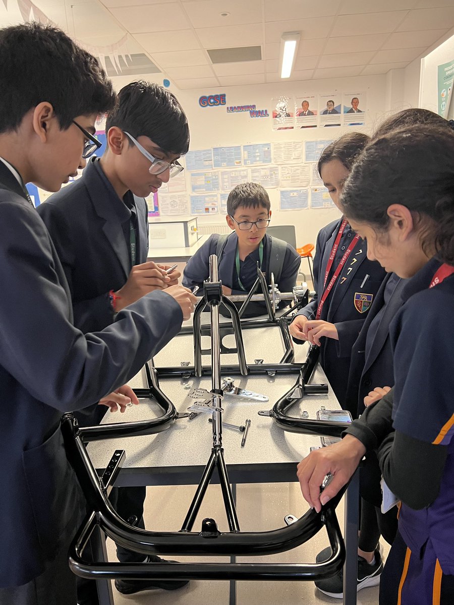 avanti_house's tweet photo. Another successful week in our go-kart build! 🚗🔧 We attached the stub axle and started adding the wheel. It’s all coming together, and the excitement is building! #GoKartBuild #STEMSuccess #TeamworkInAction #FutureEngineers #stemontrack https://t.co/trCZqaRGCe