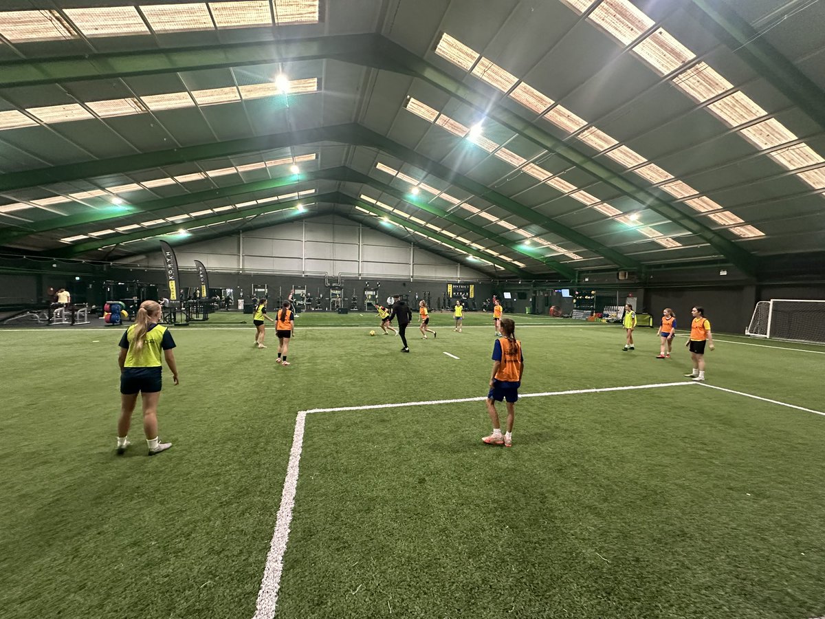 MaximumFootbal's tweet photo. Fantastic 2have @ConorWoods girls u16International coach in this evening to speak 2 our girls on the values within an Irish camp in our elite facility in @districtcork 
Conor is a real asset to @faireland @FAICoachDev 
We will never stop raising the standards 
#itswhattheydontsee https://t.co/Fwr5AU8Fsm