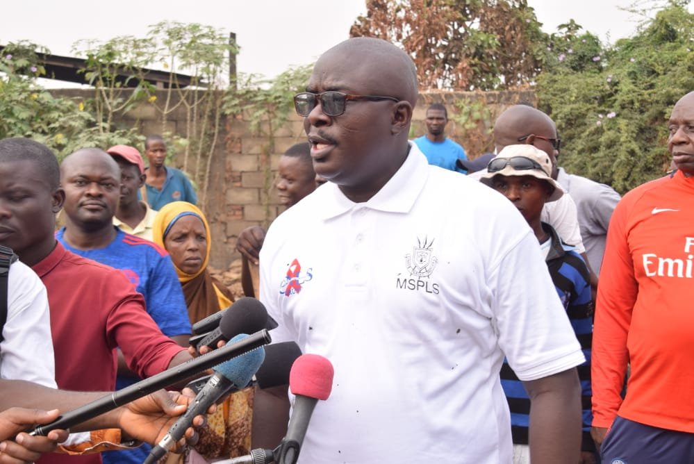 NIYOKINDIS35199's tweet photo. Reconnaissons la bravoure de ceux qui luttent encore!

@sinrenovat ,Umugumyabanga et grand communicateur,prêche inlassablement le patriotisme tout en mobilisant pour notre cher parti,le @CNDDFDD,le véritable rédempteur du peuple burundais.
Merci pour ton engagement inébranlable! https://t.co/fBbtzYo6Ag