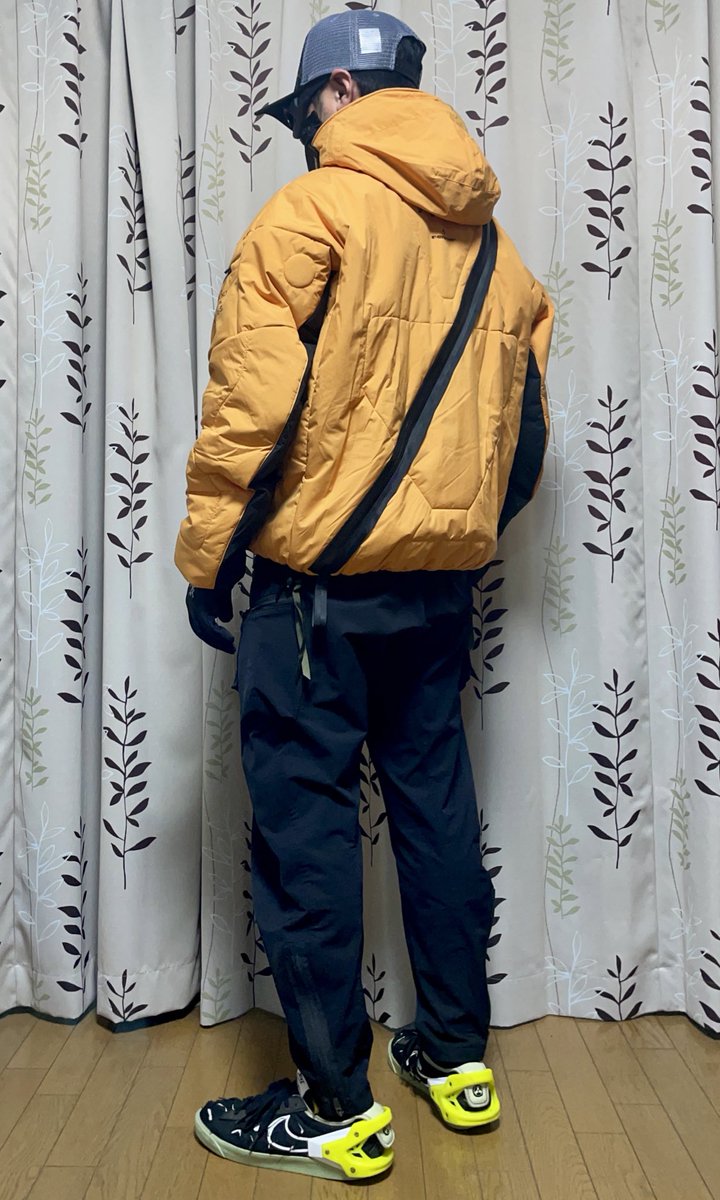 villainsin's tweet photo. J91-WSDB (ACRONYM × DS2)👍⚡️

着用してみた✌️J91はシルエットがかなり大きいので不安あったけど、Sサイズ選択でバッチリだった！！メチャ嬉しい😆✨

#AHideoKojimaGame 
#KojimaProductions 
#DeathStranding2OnTheBeach 
#DS2 
#ACRONYM https://t.co/3maRH20dYB