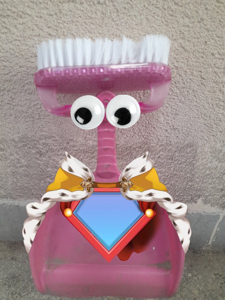 chaoticriaa_'s tweet image. The pick brush 04 
I have a brushing head and picking pan but this idiot didn't focused on the structure . I make a mess everytime she tries to use me . however i am a still a lil cute cleaning hero .
#treasuretriumph #finaleweek @tweetapalooza_