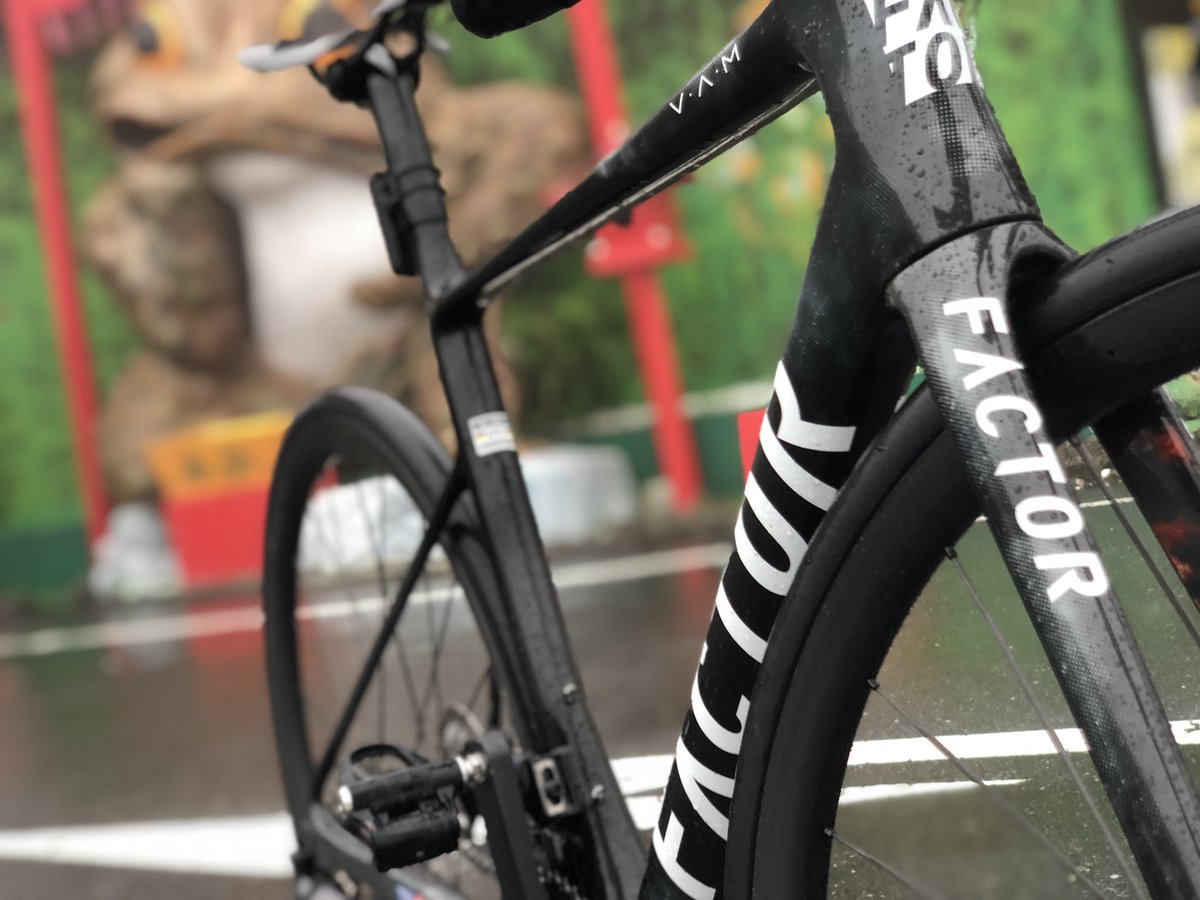 115macha's tweet photo. FACTORの代理店であるトライスポーツさんの御合意でお世話になっているショップを通し、ヒルクライムでの試乗をさせていただきました。
ありがとうございました(^^)
FACTOR O2 VAM
#FACTOR
#トライスポーツ
#TRISPORT
#スペースゼロポイント
#SPACEZEROPOINT https://t.co/r8zalPevCj