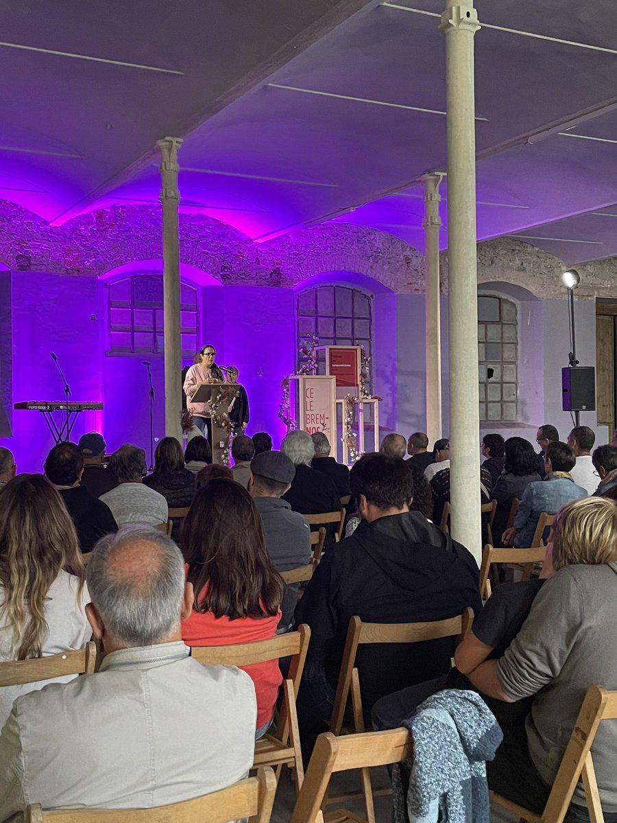 Ateneu Cooperatiu de la Catalunya Central (@coopcatcentral) on Twitter photo 🌱🏠Pugen dalt l’escenari els sectors agroalimentari i algunes #cooperativesdhabitatge acompanyades per l’Ateneu #CoopCatCentral
Com es pot construïr, arquitectònicament, posant la vida al centre? La Raquel convida tothom a veure com ho han enfocat a <a href="/laravalcoop/">Cohabitatge Manresa</a> 🌱🏠Pugen dalt l’escenari els sectors agroalimentari i algunes #cooperativesdhabitatge acompanyades per l’Ateneu #CoopCatCentral
Com es pot construïr, arquitectònicament, posant la vida al centre? La Raquel convida tothom a veure com ho han enfocat a <a href="/laravalcoop/">Cohabitatge Manresa</a>