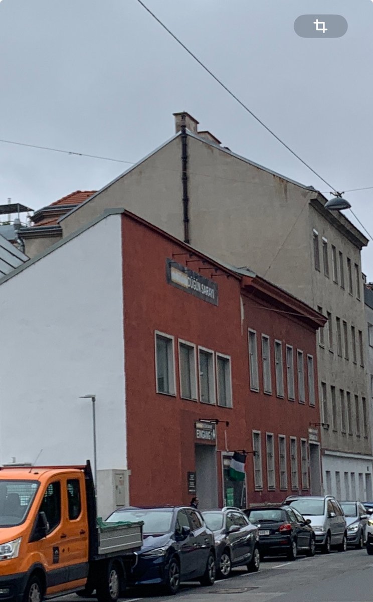 Der antiisraelische Palästinakongress hat in Wien Favoriten begonnen. Uniformierte Polizei ist überhaupt keine da, obwohl angekündigt wurde, bei Straftaten einschreiten zu wollen. #w0510