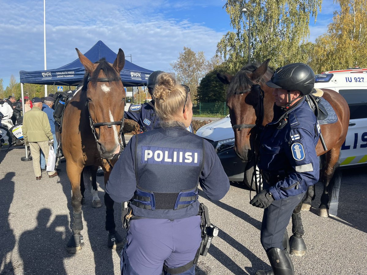 Uudenmaan maanpuolustuspäivä Sipoossa. Tapahtuma keräsi jälleen mittavan määrän kokonaisturvallisuuden toimijoita ja kansalaisia yhteen. Tapahtuma on mittava voimannäyttö #yhdessä tehtävästä työstä ja valmiudesta. Kiitos arvokkaasti toteutetusta päivästä. 
MarkkuJamsa.fi