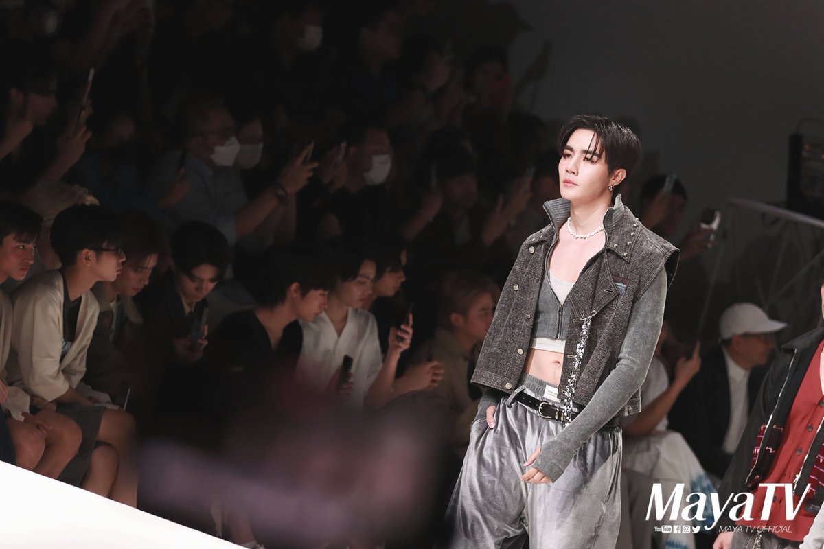 mayaonline2002's tweet photo. พึกพึกออนรันเวย์!! ซี พฤกษ์ #ZeePruk  
 มาพร้อมลุคสุดเท่แฝงความเซ็กซี่ ร่วมเดินแฟชั่นโชว์ Bangkok International Fashion Week 2024 ✨️

#MAYATVOFFICIAL
#PAINKILLERxDMD #BIFW2024
#SiamParagonBIFW2024 https://t.co/ycqEHjN41t