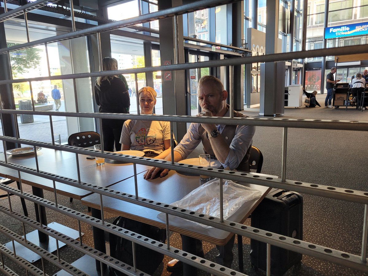 Nicky van Vroenhoven (@nickyvv) on Twitter photo The monkeys, looking at the monkeys 😀 <a href="/LTorrang/">Linda Torrång</a> <a href="/arcticdba/">Alexander Arvidsson (he/him)</a> <a href="/datasaturdaynl/">datasaturdaynl</a> The monkeys, looking at the monkeys 😀 <a href="/LTorrang/">Linda Torrång</a> <a href="/arcticdba/">Alexander Arvidsson (he/him)</a> <a href="/datasaturdaynl/">datasaturdaynl</a>