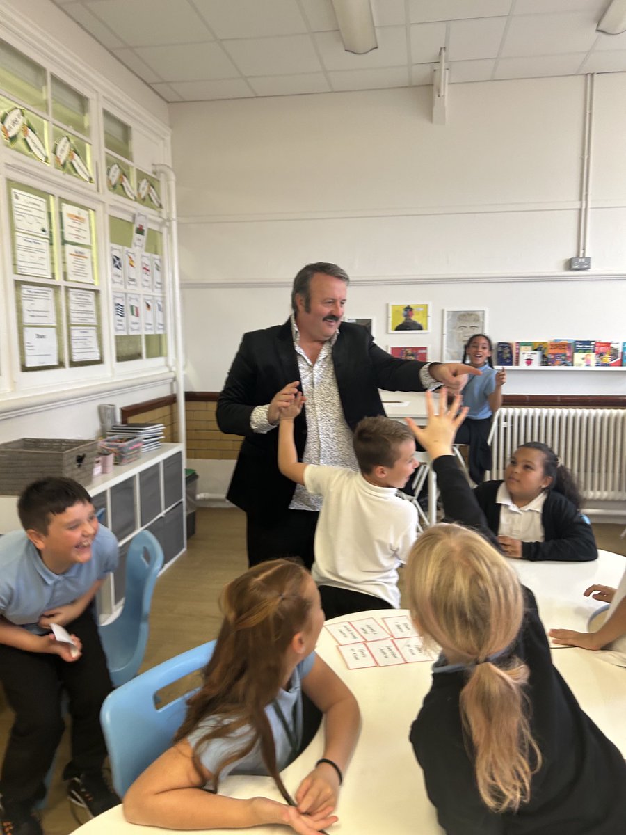 Gladstone Barry (@gladstonebarry) on Twitter photo How exciting, Year 5 had a new pupil in their Welsh lesson today- Welsh comedian Mike Bubbins! S4C filmed as Mike joined the class after a tour of the school reminiscing the days when he was a pupil at Gladstone Primary. โฆ<a href="/CSCSiarterIaith/">๐ด๓ ง๓ ข๓ ท๓ ฌ๓ ณ๓ ฟCSC Siarter Iaith CCD ๐ฆ๐ฉโฌ</a>โฉ How exciting, Year 5 had a new pupil in their Welsh lesson today- Welsh comedian Mike Bubbins! S4C filmed as Mike joined the class after a tour of the school reminiscing the days when he was a pupil at Gladstone Primary. โฆ<a href="/CSCSiarterIaith/">๐ด๓ ง๓ ข๓ ท๓ ฌ๓ ณ๓ ฟCSC Siarter Iaith CCD ๐ฆ๐ฉโฌ</a>โฉ