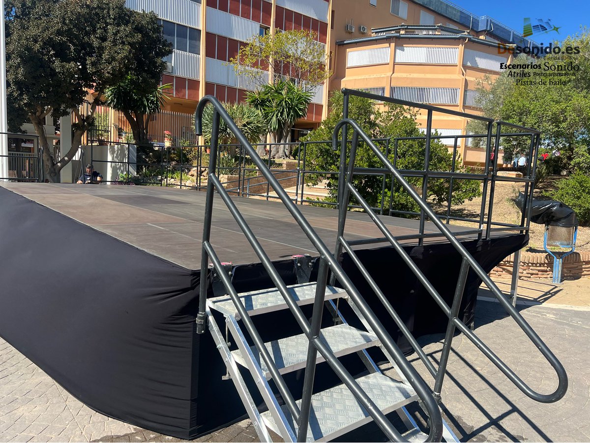 La Facultad de Ciencias de la Universidad de Málaga  un año más a realizado la ceremonia de graduación👩🏻‍🎓👨🏻‍🎓 a sus alumnos, y un año más estuvo @desonido.es con un escenario de 10x4 metros.

🌍 desonido.es
📱 699060364 - 636115788

#andalucia #malaga #universidad