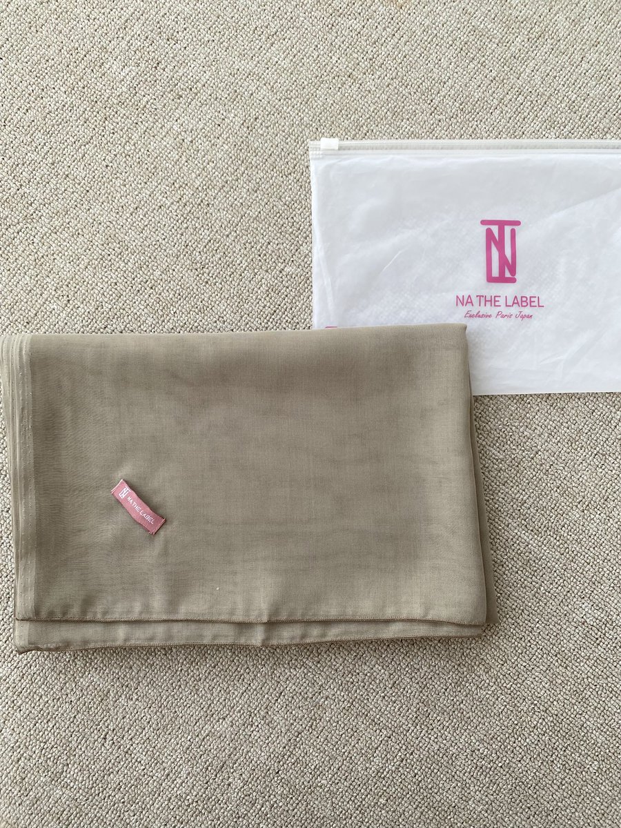 putrisilwii's tweet image. Nathelabel ini bahan parisnya paling bagus menurutku‼️ Halus, lembut, ga kaku sama sekali. Mudah distyling, langsung tegak dan bentuknya baguss 👍🏻👍🏻

🛒 s.shopee.co.id/5ppvY02zJE

Bahannya original paris japan, tipis ringan. Ini serat kainnya paling halus dibanding lainnya. Dan…