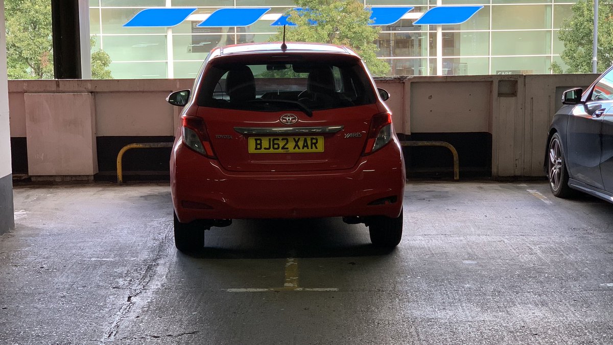 I_am_Phil_Smith's tweet photo. Not sure if this is #BadParking, #LazyParking or both!
#Queensmere #Slough https://t.co/7Mhlx6rReU