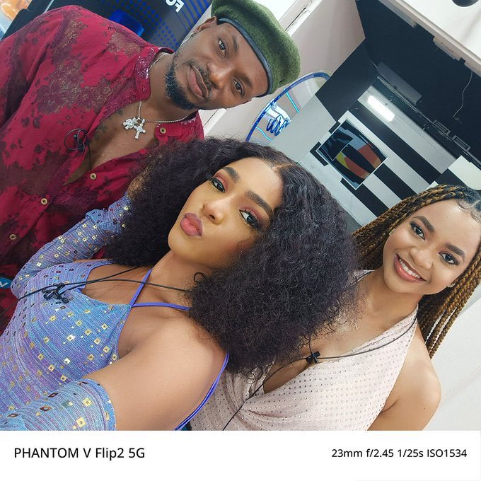 SamuelSa55352's tweet photo. Kellyrae Victoria has warned you ooo 🤣🤣🤣
Your marriage will last forever, whenever you’re tired of kassia come and collect supa komando from Victoria and continue from where you stop 🤣🤣
I really love them 🤭🤭
#BBNaija https://t.co/H72A0AnCuN