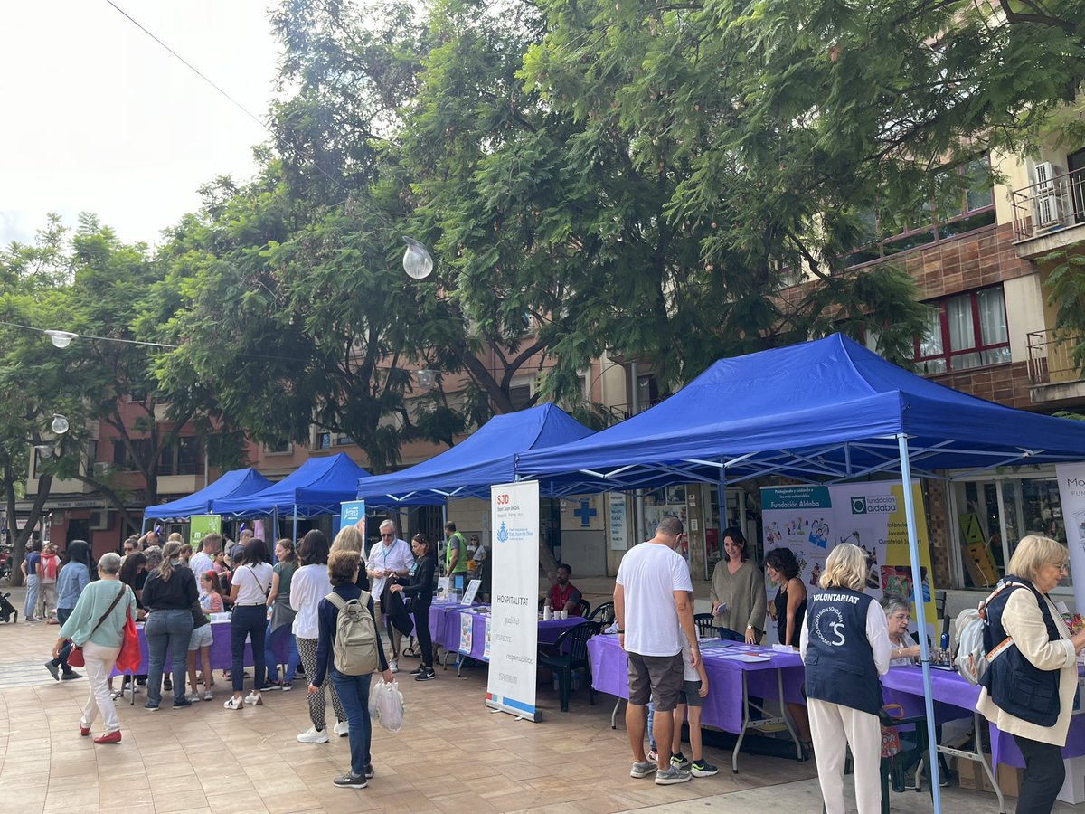 Entitats voluntàries i solidàries s'han reunit a la plaça de les columnes per donar a conèixer la seva encomiable tasca. Persones dedicades a fer la vida d’altres persones un poc més fàcil.

👏🏼Gràcies a <a href="/plavib/">Plataforma del Voluntariat de les Illes Balears</a> per reunir-los 

Sempre trobareu suport al <a href="/ConselldeMca/">Consell de Mallorca</a>