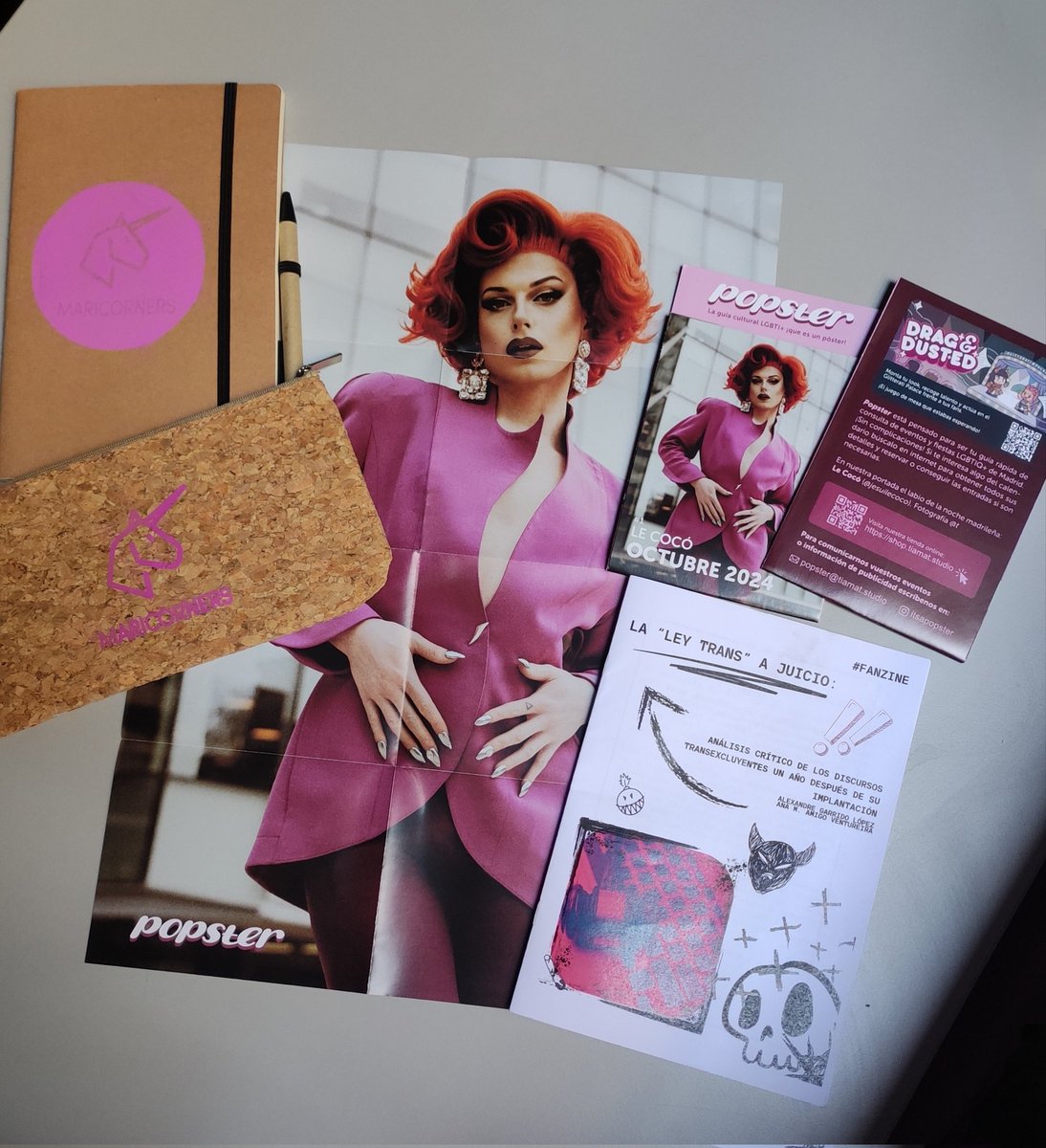 Me reciben con esta maravilla después de un histórico @maricorners con personas maravillosas y miles de nuevas ideas 🖤
No os perdáis nada consultando <a href="/itsapopster/">itsapopster</a> y de paso os lleváis este tremendo poster de <a href="/jesuislecoco/">Le Cocó</a> 
¿Acaso no hace mi <a href="/fide/">Fidel Lorite</a> siempre lo mejor? ✨