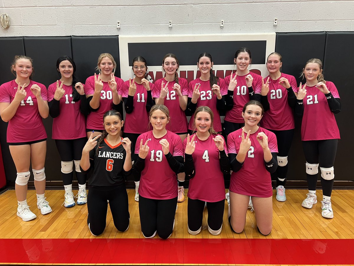 CoachDenney11's tweet photo. Banner season! 20-4. Congrats Lancers! 🧡🖤🏐 https://t.co/NoB5Q0sCX0