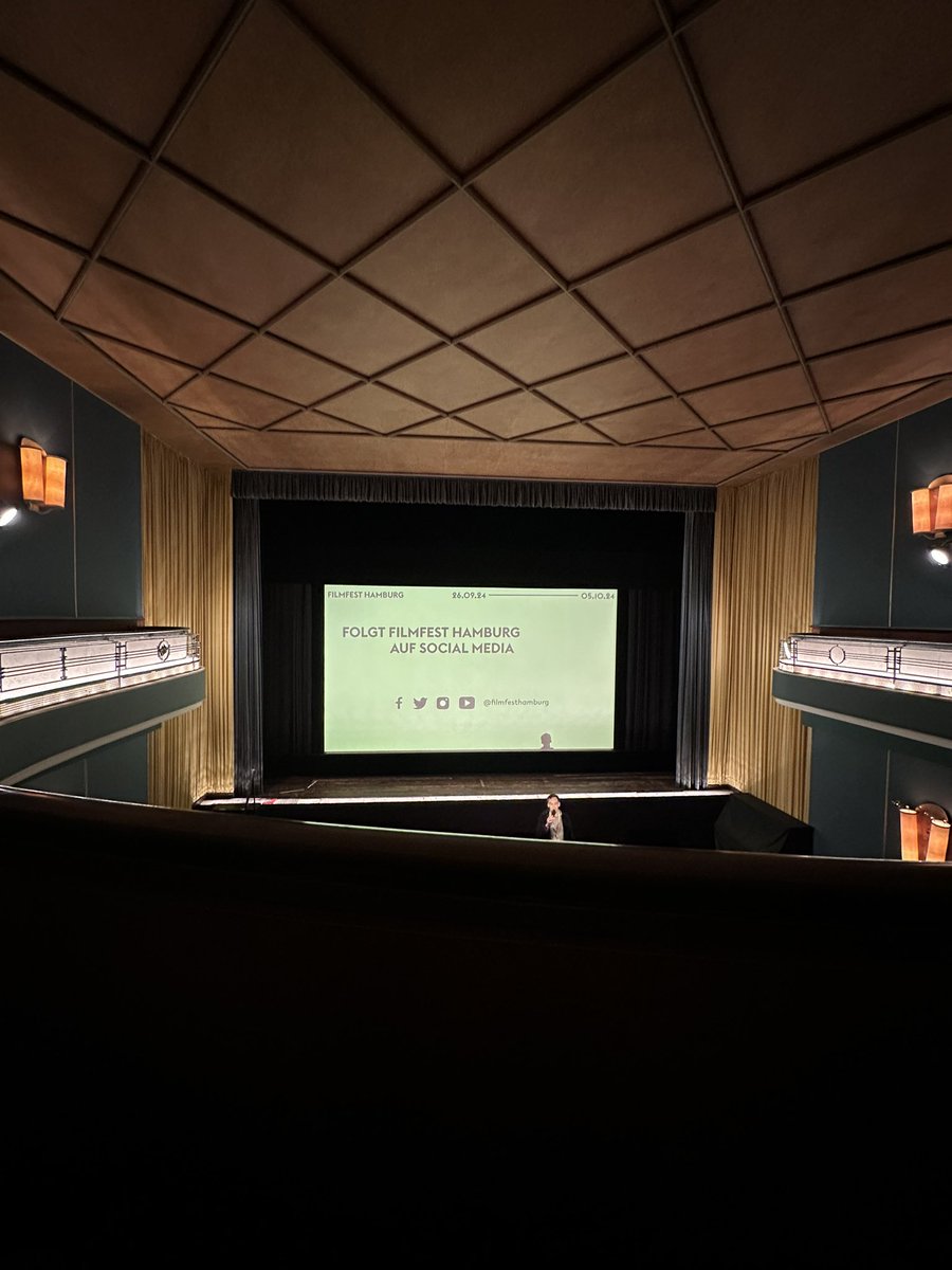 rxmanius's tweet photo. #NowWatching #TheAssessement on the last day of #FFH24

The film premiered at #TIFF

#NYFF62 #LFF #NYFF #ElizabethOlsen #AliciaVikander https://t.co/7mZLFdpTAO