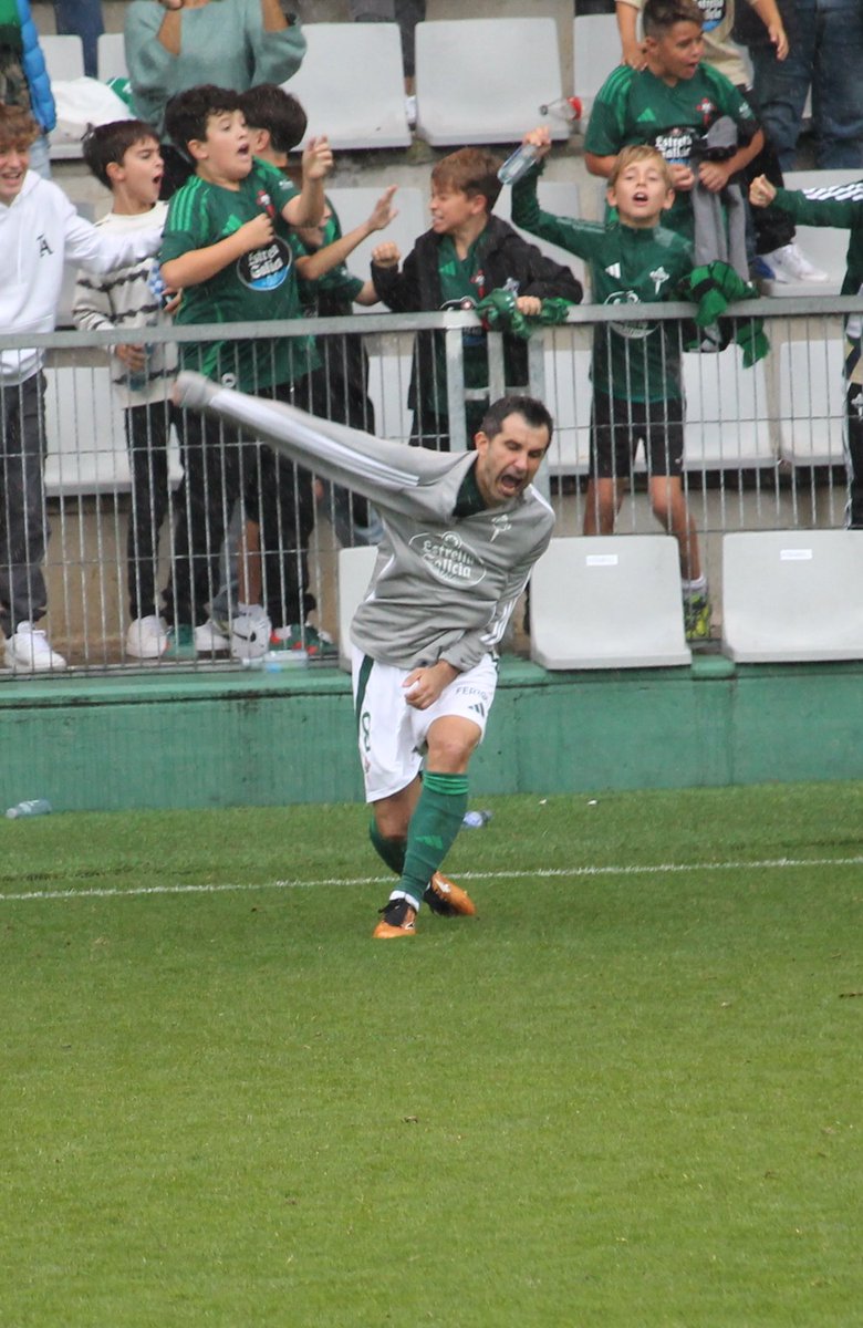 Ahora hablemos de cosas importantes….
Siente al <a href="/racingferrolsad/">Racing Club Ferrol</a> como quieras… 
Pero siéntelo como <a href="/alexlopezs8/">Álex López</a>.
💚💚💚
