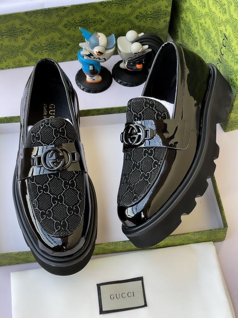 Ruqqoyah77's tweet image. imagine having one of these beauty in your shoe rack😍come shop
F1:45,000 naira 
F2:45,000 naira (41-47)
F3&amp;amp; F4: 40,000 naira

please rt🧎🏿‍♀️