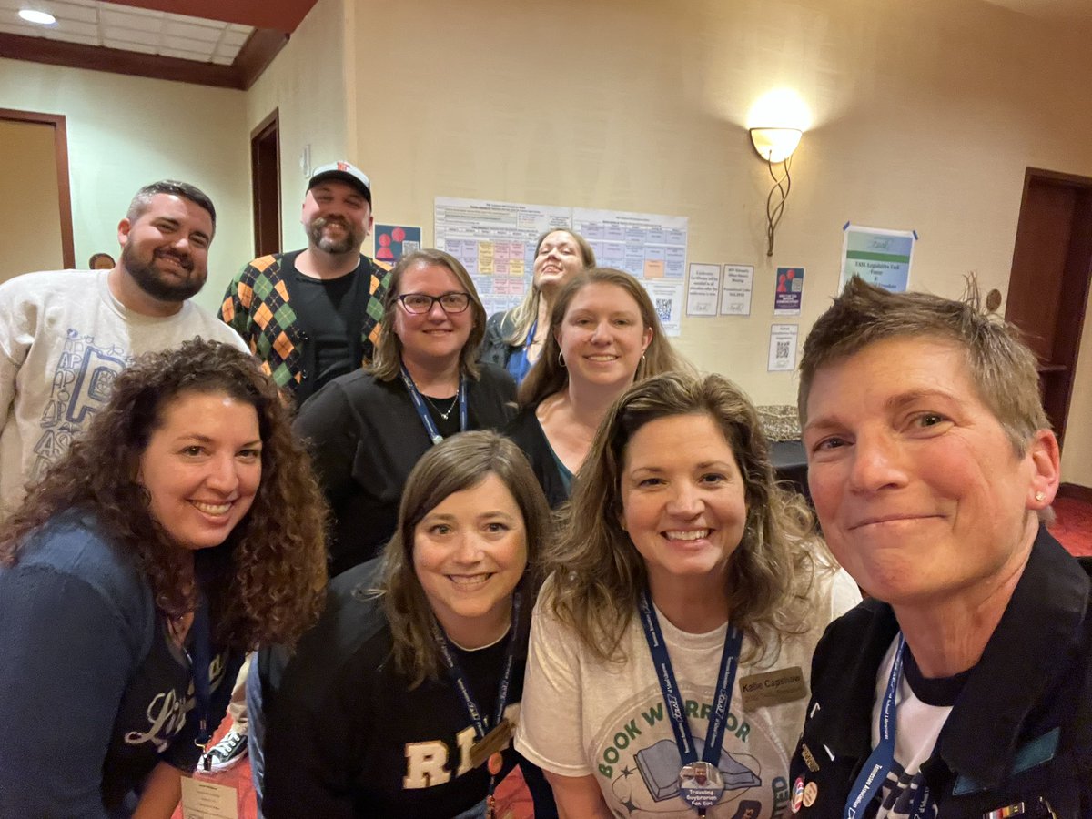 LMS_United's tweet photo. Hard to believe 1 week ago I was surrounded by school #librarians! Thankful for the opportunity to share their stories! @TASLTN #BetterTogether🎧🎤💡📚😀 https://t.co/FPdZPbUed2 https://t.co/IQ2uxPRlIf