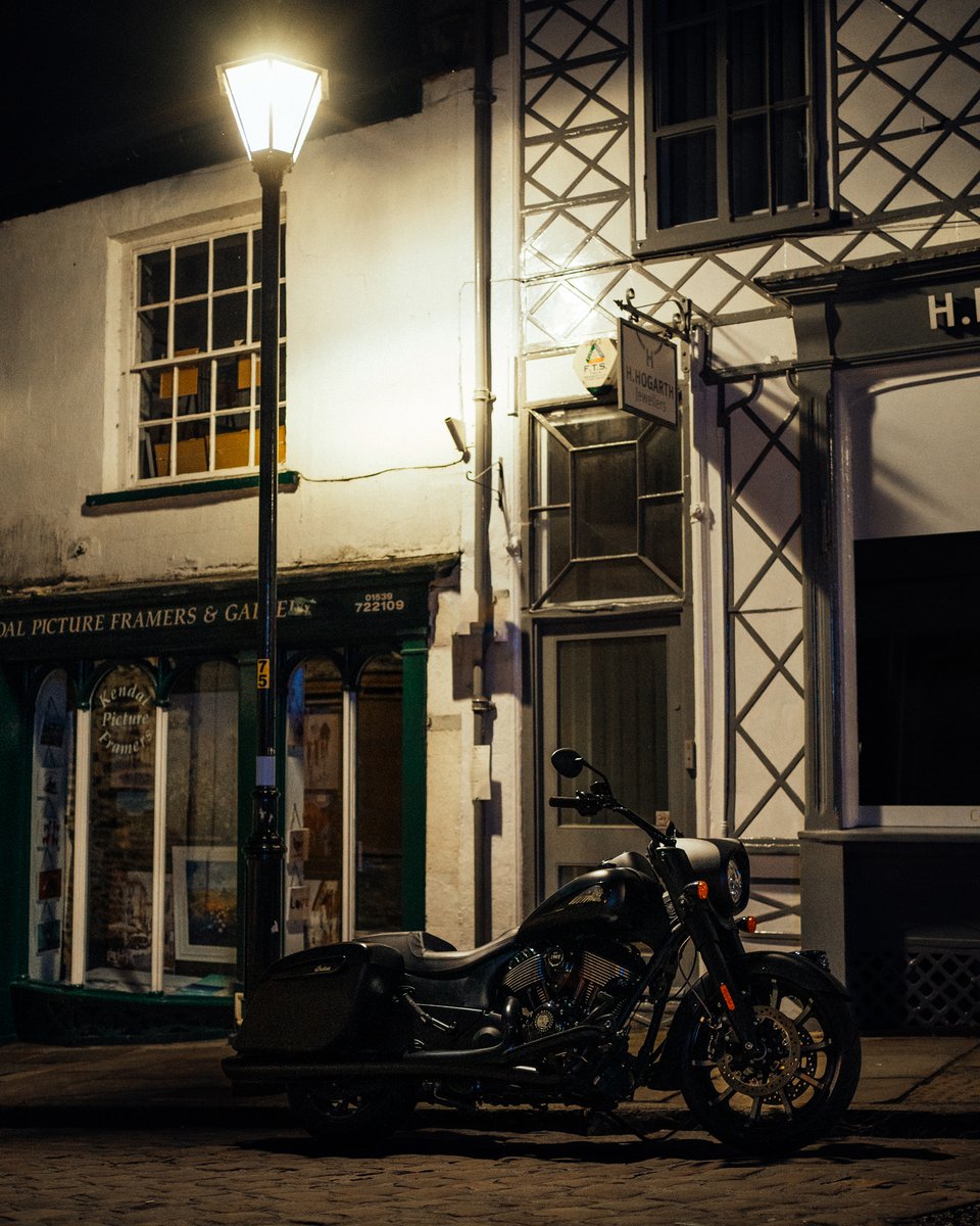indianmotocycle's tweet photo. Blacked out, bold, built for the ride ahead.
#SpringfieldDarkHorse

Photos by IG motorcycle_tom
#indianmotorcycle https://t.co/mGD6urqBNP
