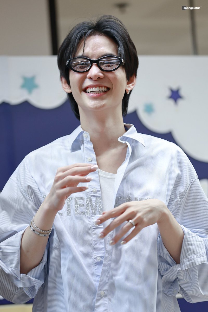 spongelotus's tweet photo. คนฉวยย🤍🩵  #supanut https://t.co/0ThcEXPLtN