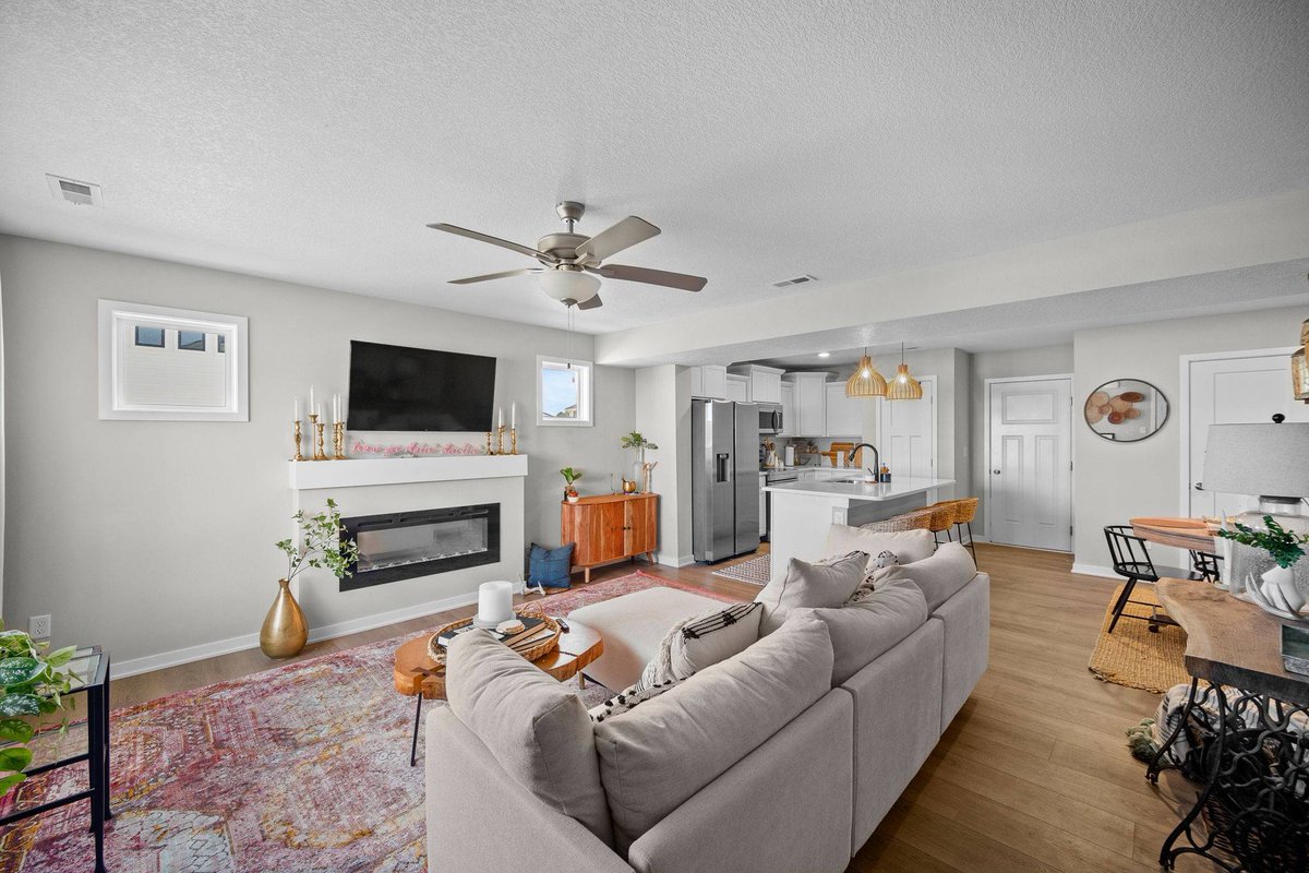 Joe__Hand's tweet image. 2622 SE Osier Avenue, West Des Moines, IA 50265 just hit the market! Great end unit with 3 bedrooms, 2.5 bathrooms, 2 car garage and low HOA dues.  
goldfinchiowa.com/d8rbi2wi