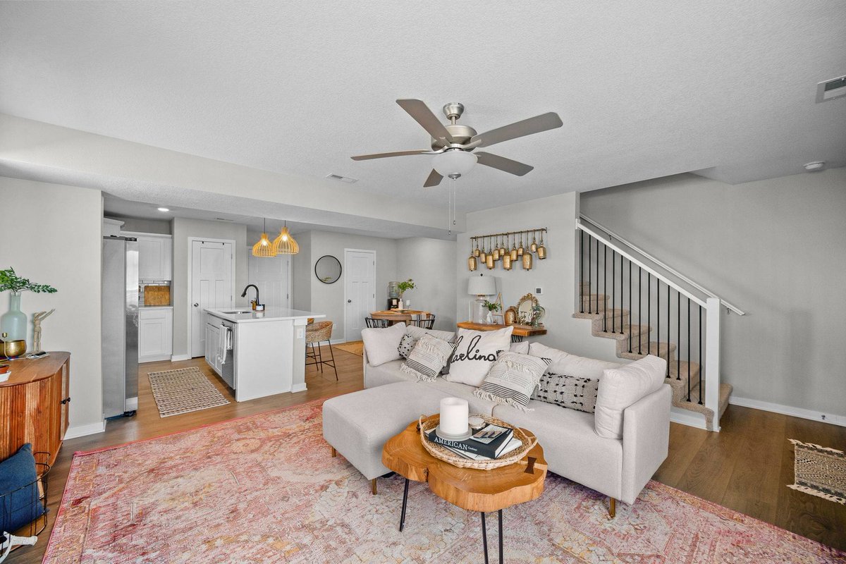 Joe__Hand's tweet image. 2622 SE Osier Avenue, West Des Moines, IA 50265 just hit the market! Great end unit with 3 bedrooms, 2.5 bathrooms, 2 car garage and low HOA dues.  
goldfinchiowa.com/d8rbi2wi