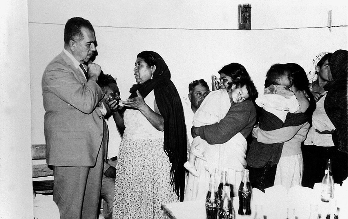 #UnDiaComoHoy de 1936 el Presidente de la República, General Lázaro Cárdenas, dispone el histórico reparto de tierras en la Comarca Lagunera de #Coahuila y Durango.