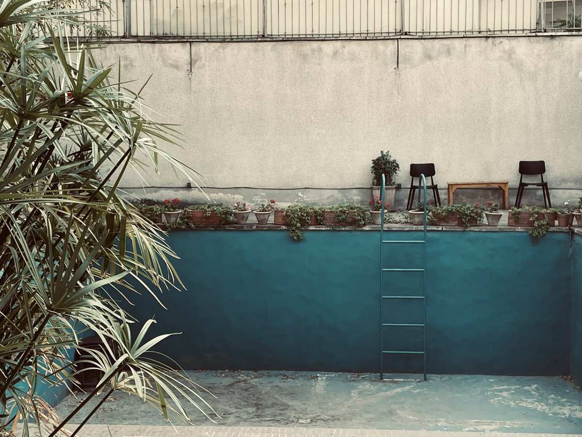 هرجایی که بوی خونه مامان‌بزر‌گ‌ها رو بده، پناهگاه محسوب می‌شه.

☀️