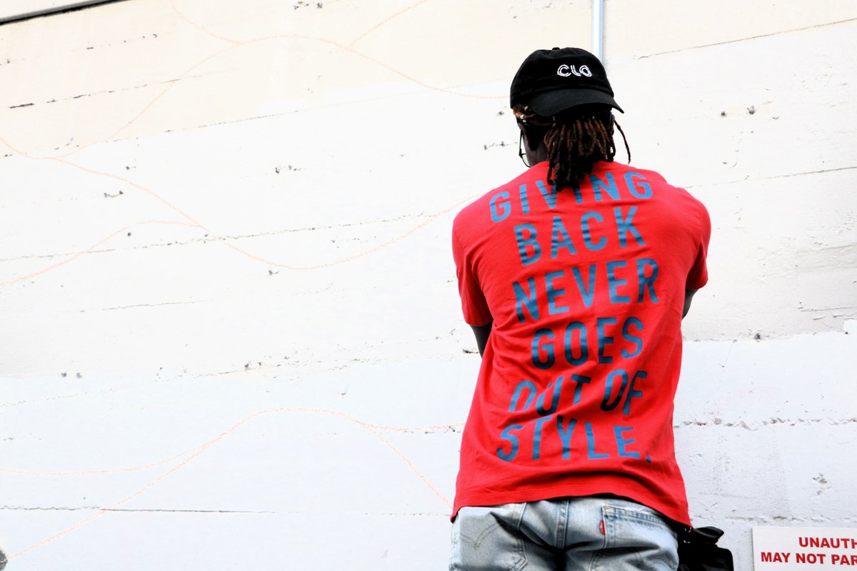 vetshelpingvets's tweet image. We are grateful to this coalition who painted our SF Service Center. Our parking lot got some much-needed love with a mural that brightens up our community! Thank you for supporting Bay Area veterans and #SFDowntown. 

#supportvets
@HandsonBayArea
@LeviStraussCo
@WellsFargo
@Gap