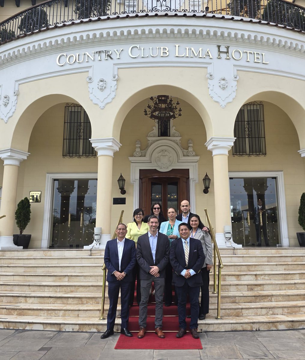 leonardo_seoane's tweet photo. Excelente Simposio de Cardiología Critica organizado por el #INCOR Perú. Muchas gracias a todos el comité organizador por la invitación a disertar sobre ACM en SC post IAM y #ECPR! Un placer compartir exposición con @paomorejon, @manuelchacon202, @renecardio4 y @MariaJu34600017 https://t.co/KKoKVzkvPE