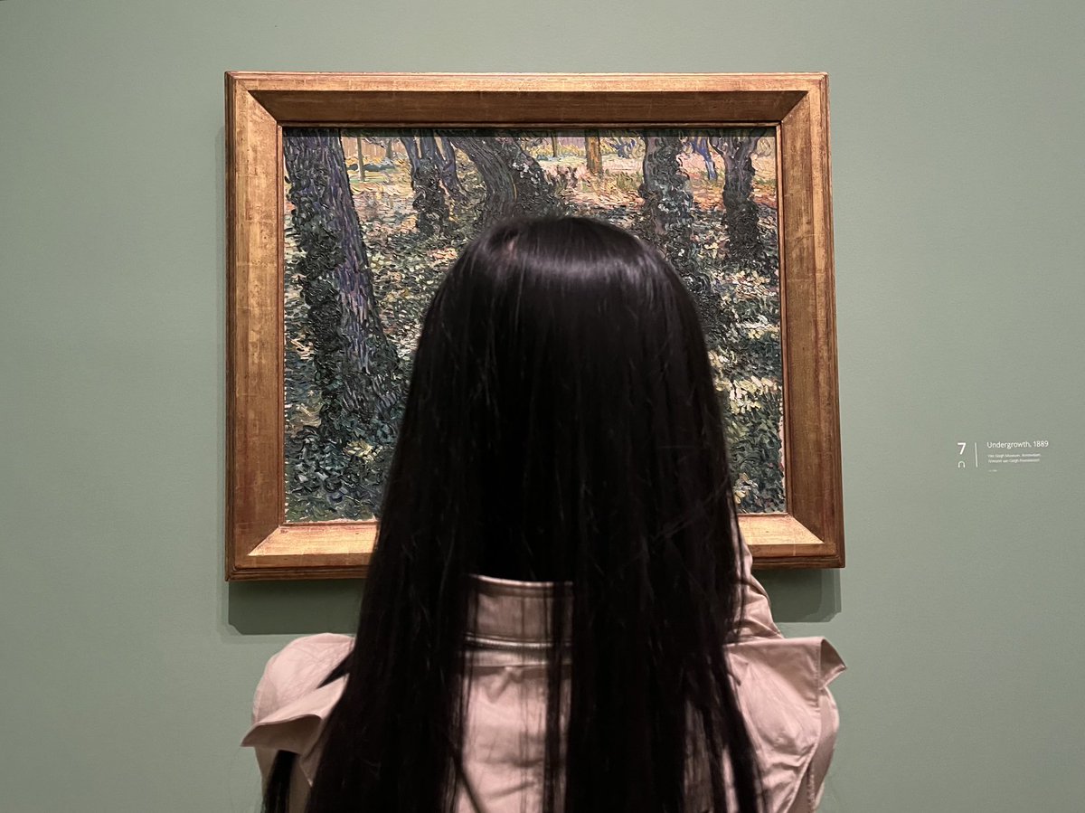 leighhaddix's tweet photo. Van Gogh exhibit on a Saturday. Not the best idea… https://t.co/aqytrsYpYa