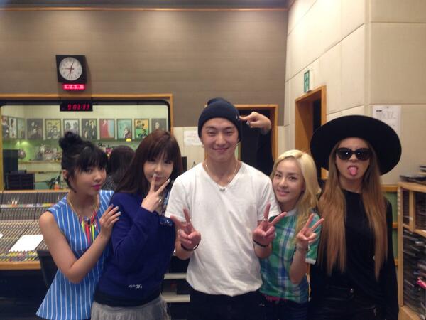 Seungyoon with 2NE1

          2024                   2013
