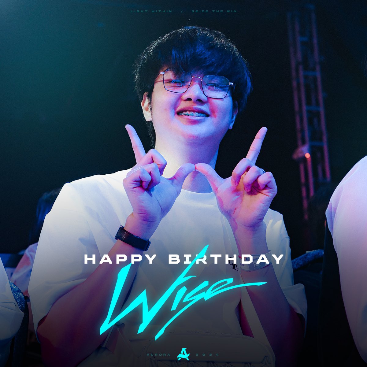 auroraggmlbb's tweet photo. W year for you Wise 🥳 https://t.co/axBXoBAuI3