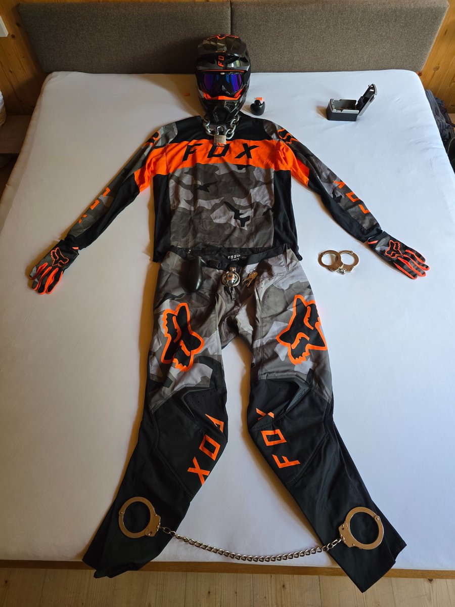 Boy, here is your outfit. Strip naked and get into it. After locking  the cuffs put the 🔑 into the #MasterLock! Best put on the blindfolded goggles at the end. Let´s see how long you have to wait and how long it will stay on😈

#teamlocked #bondage #sub #switch #mxgear #gearhead