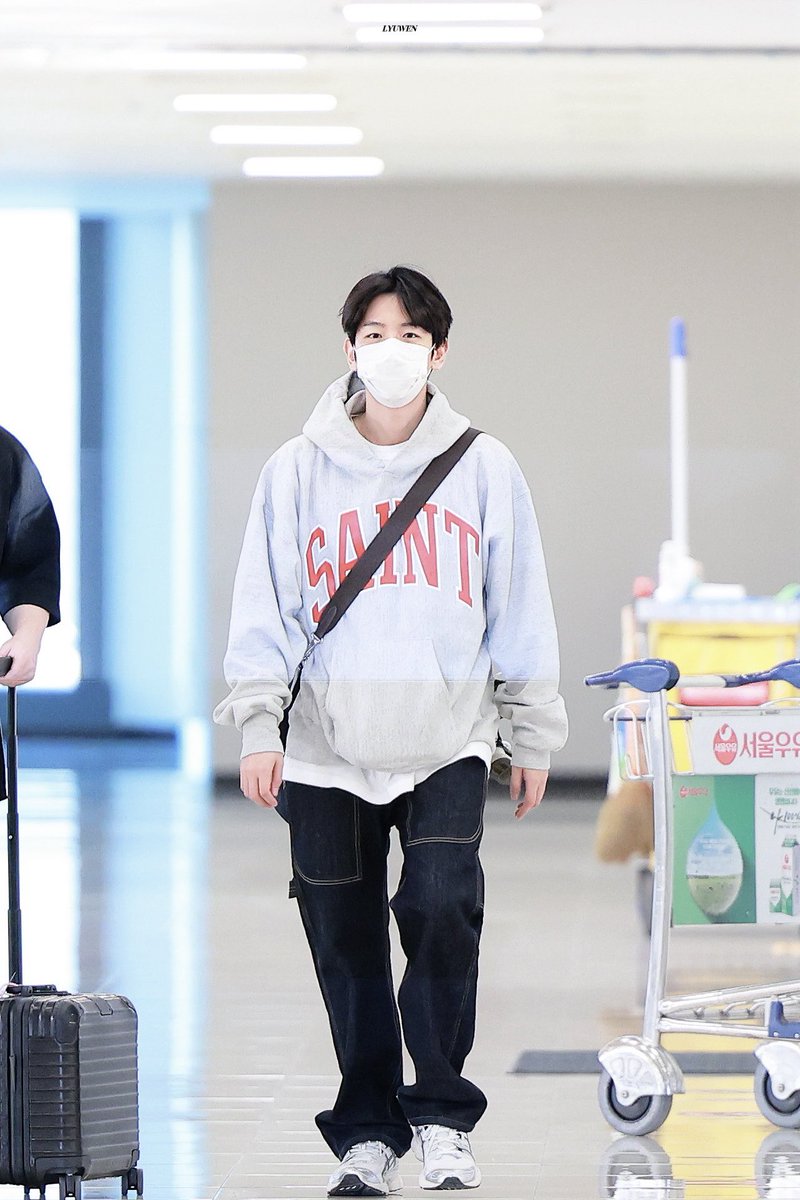 241005 ☁️
#BAEKHYUN #백현 <a href="/B_hundred_Hyun/">Baekhyun_EXO</a>