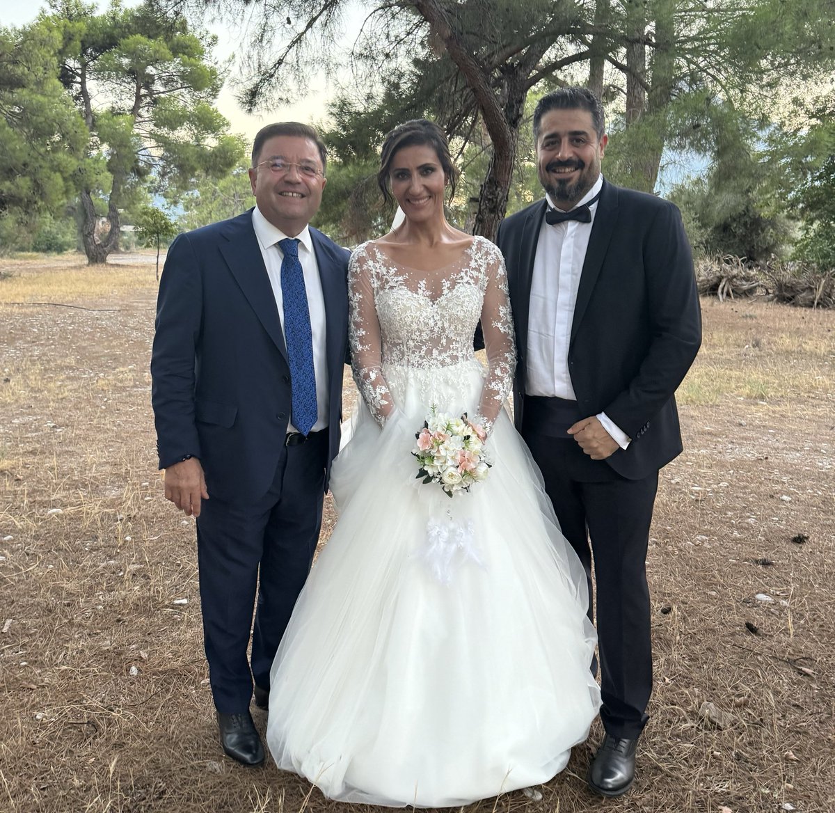 Kılıçlar Ailesinin mutlu günü

Almanya’da  yaşayan yeğenim Özgür, hayat yoluna bundan sonra 'iyi günde, kötü günde' Endam ile devam edecek.
Kılıçlar Ailesine hoş geldin sevgili Endam, mutluluklar diliyorum.