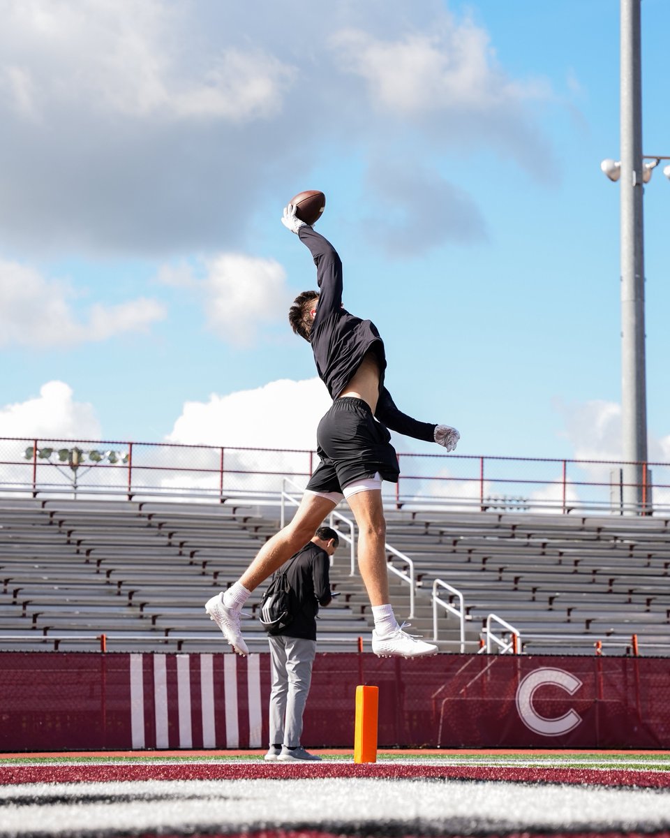 ColgateFB's tweet photo. Warmup flicks πΈ
#GoGate | #ThreeForTheGate https://t.co/iRA9OkgcJ6
