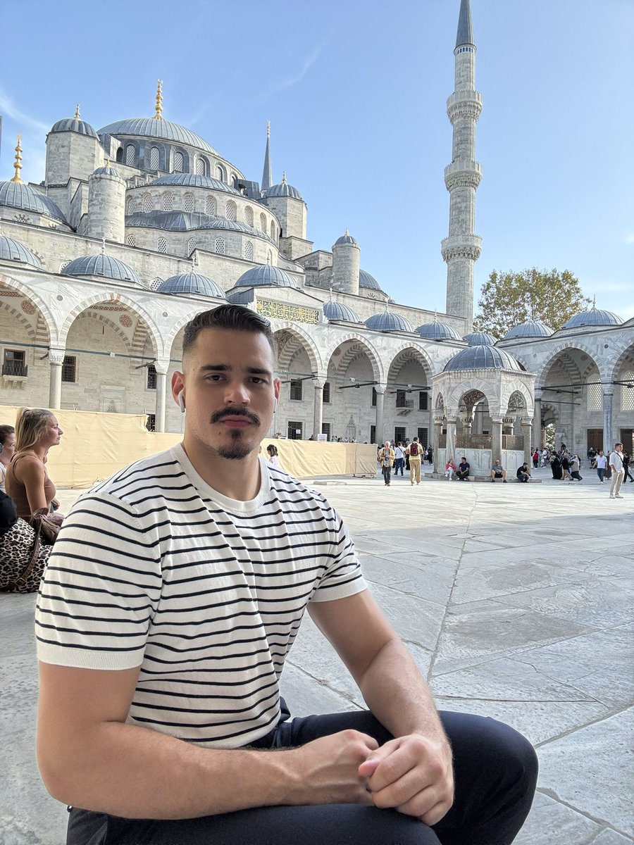 Eu Vivo nos meus sonhos 🫶🏻

     Istambul 🇹🇷