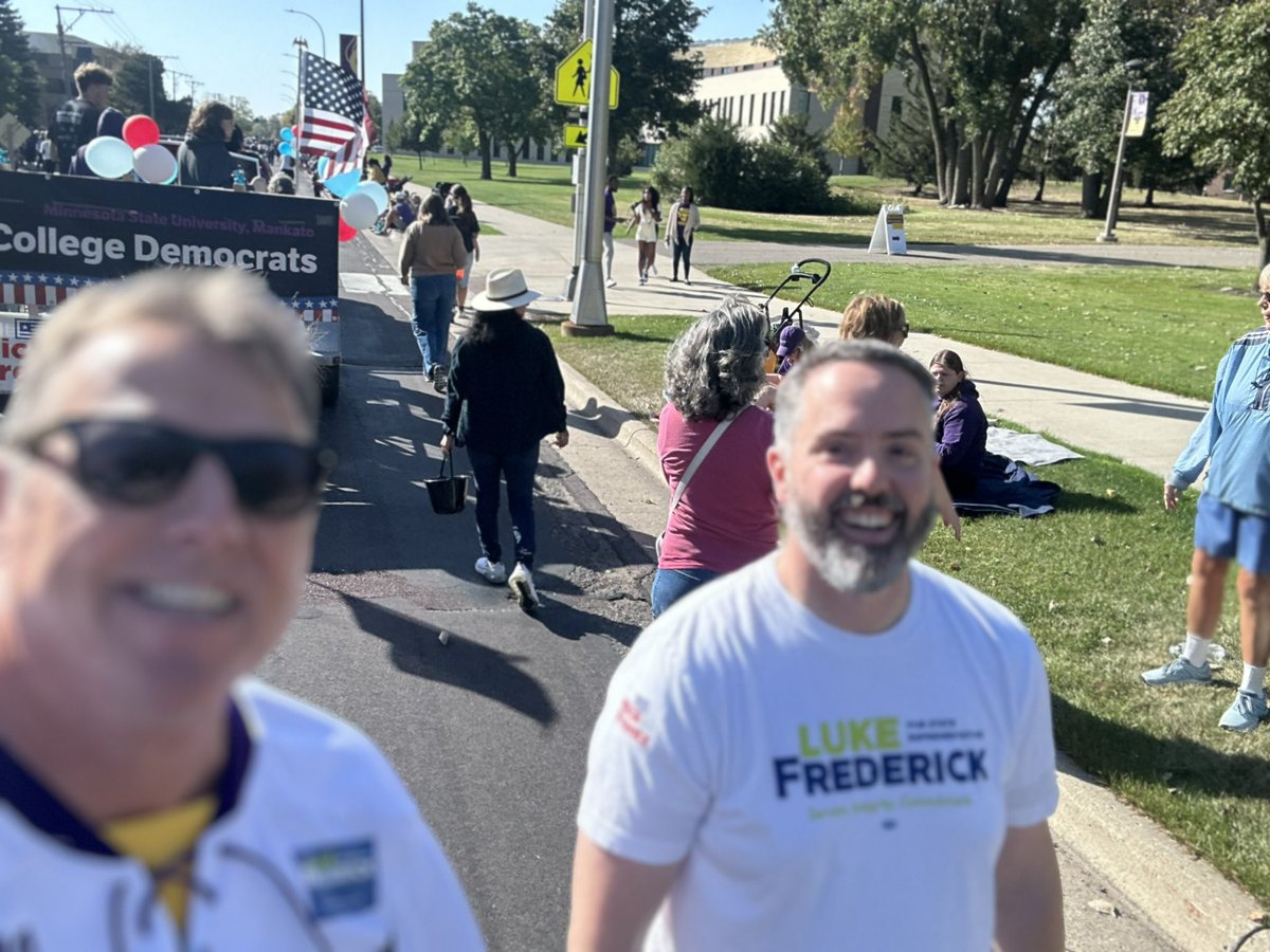 NickAFrentz's tweet image. Maverick Homecoming!! Everyone is here showing SERIOUS pride in all things @MNSUMankato   Glad to join @RepLFrederick and @MinnesotaDFL and all our rowdy friends on the parade route! #mnleg #HornsUp